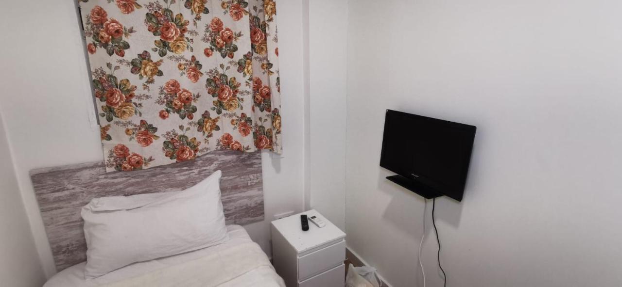 Hostal Gracia Torrejón de Ardoz Εξωτερικό φωτογραφία