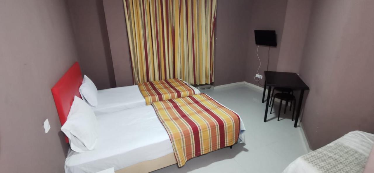 Hostal Gracia Torrejón de Ardoz Εξωτερικό φωτογραφία